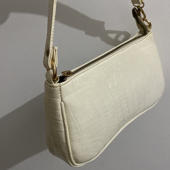 Beige shoulder bag, in good condition, hardly used MRP 650 - Picture 6 of 6